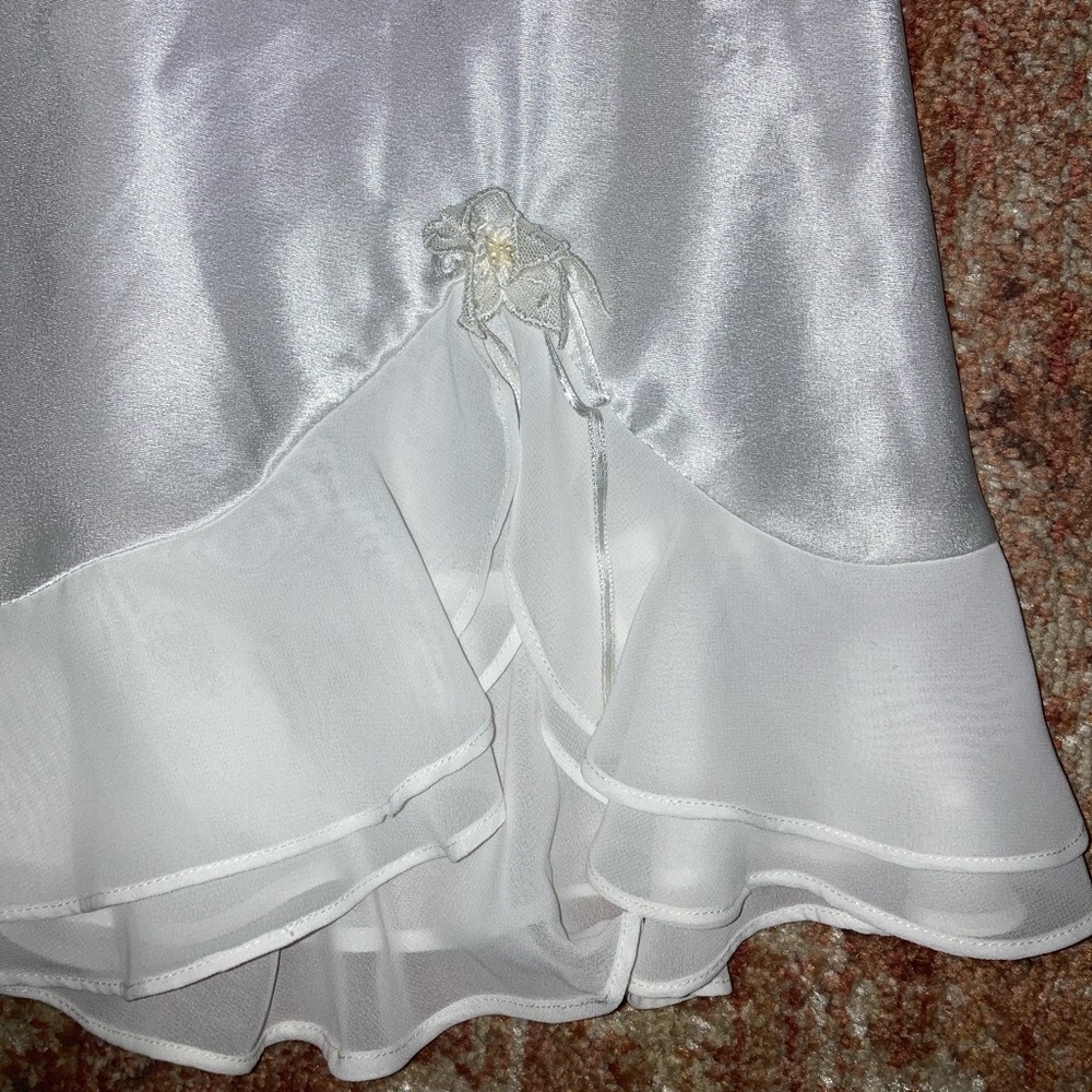 White Ruffled Robe & Slip Set - Picture 7 of 8